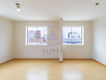 SE VENDE DÚPLEX CON TERRAZA PRIVADA EN PUEBLO LIBRE – 2 PISOS + TERRAZA + AIRES