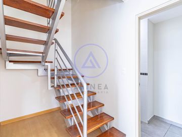 SE VENDE DÚPLEX CON TERRAZA PRIVADA EN PUEBLO LIBRE – 2 PISOS + TERRAZA + AIRES