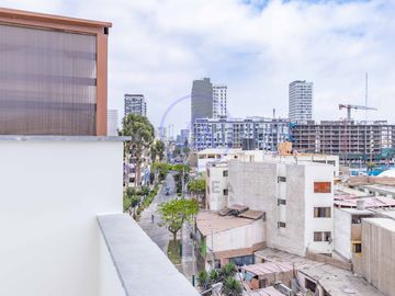 SE VENDE DÚPLEX CON TERRAZA PRIVADA EN PUEBLO LIBRE – 2 PISOS + TERRAZA + AIRES