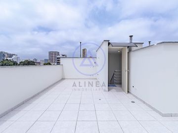 SE VENDE DÚPLEX CON TERRAZA PRIVADA EN PUEBLO LIBRE – 2 PISOS + TERRAZA + AIRES