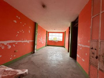 Casa De 3 Pisos En Av De Doble Via En San Pedro - Carabayllo