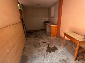 Casa De 3 Pisos En Av De Doble Via En San Pedro - Carabayllo