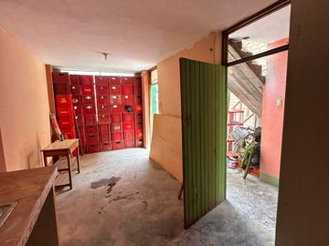 Casa De 3 Pisos En Av De Doble Via En San Pedro - Carabayllo