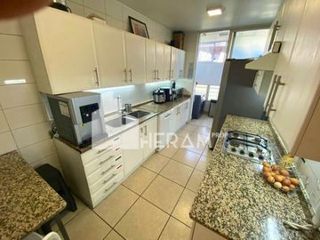 Venta de espectacular departamento en Raúl Labbé, Lo Barnechea