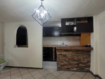 CASA EN VENTA EN METEPEC, A UNA CUADRA DE AV. LAS TORRES