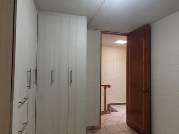 CASA EN VENTA EN METEPEC, A UNA CUADRA DE AV. LAS TORRES