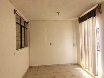 CASA EN VENTA EN METEPEC, A UNA CUADRA DE AV. LAS TORRES