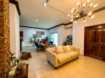 Villa Lirios