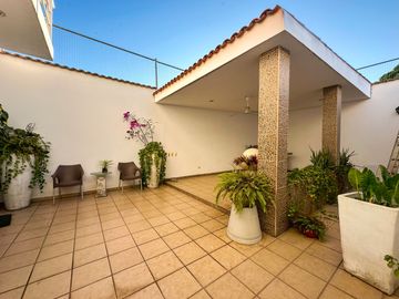 Villa Lirios