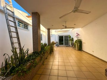 Villa Lirios