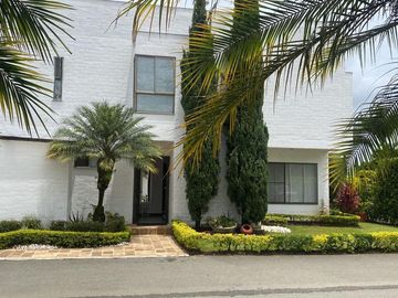 VENDO CASA EN LA MORADA A LAS AFUERAS DE CALI VALLE DEL CAUCA