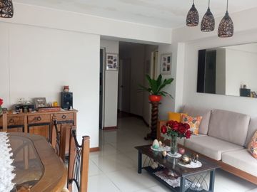 Venta De Amplio Departamento En La Calera Surquillo