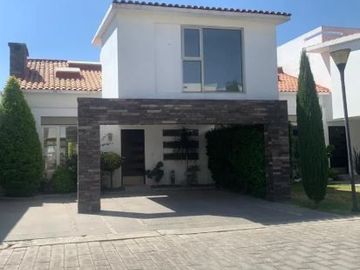 CASA EN, LAS BARCENAS, RESIDENCIAL, METEPEC, EDO. MEX.-