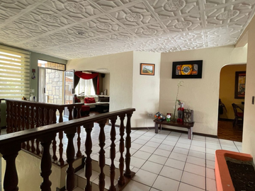 Venta de casa rentera grande - Ubicada en Totoracocha