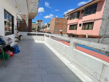 Venta de casa rentera grande - Ubicada en Totoracocha
