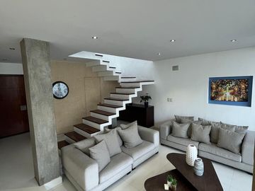 Casa en Venta en La Cima, Zapopan – Ubicación, Comodidad y Seguridad