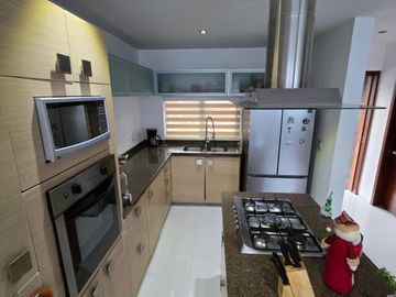 Casa en Venta en La Cima, Zapopan – Ubicación, Comodidad y Seguridad