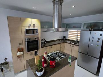 Casa en Venta en La Cima, Zapopan – Ubicación, Comodidad y Seguridad