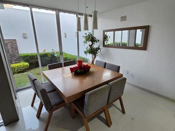 Casa en Venta en La Cima, Zapopan – Ubicación, Comodidad y Seguridad