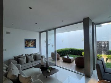 Casa en Venta en La Cima, Zapopan – Ubicación, Comodidad y Seguridad