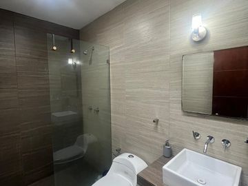 Casa en Venta en La Cima, Zapopan – Ubicación, Comodidad y Seguridad