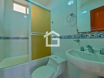 Casa en Venta para Inversión con Inquilinos asegurados en Urbanización San Patricio en Machala