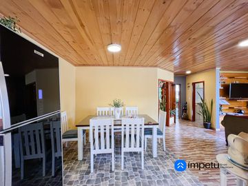 Casa con terreno en venta en el pedestal