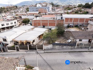 Casa con terreno en venta en el pedestal
