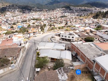 Casa con terreno en venta en el pedestal