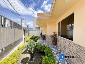 Casa con terreno en venta en el pedestal