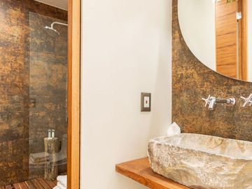 Penthouse de Lujo con Doble Jacuzzi y Terrazas Privadas