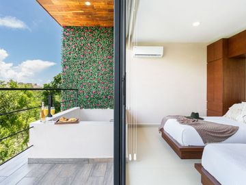 Penthouse de Lujo con Doble Jacuzzi y Terrazas Privadas