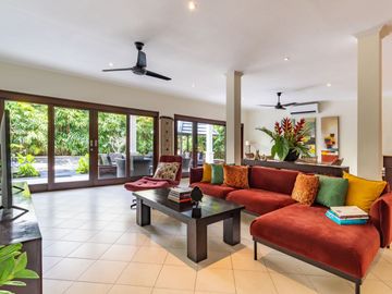 2 bedrooms villa 270m² di Seminyak Bali , Dekat Pantai