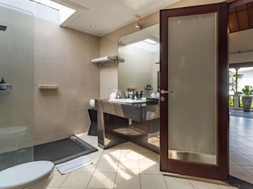 2 bedrooms villa 270m² di Seminyak Bali , Dekat Pantai