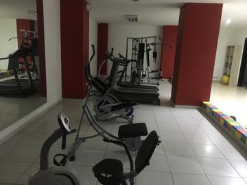 VENDO SUITE AMOBLADA, PISO 1 SECTOR MALL CCI.