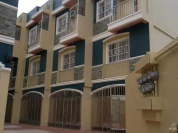 FOR SALE 2 units RFO TOWNHOUSE 3 FLOORS IN CALAMBA LAGUNA (Clean Title on hand)