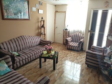 ¡No te pierdas! Venta linda casa en el Barrio Santo Domingo, Atuntaqui