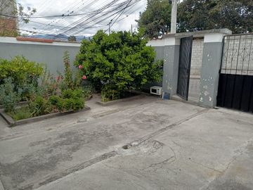 ¡No te pierdas! Venta linda casa en el Barrio Santo Domingo, Atuntaqui