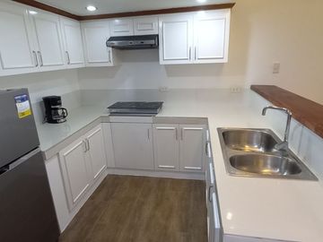 FOR SALE: Fully furnished 2BR CONDO AT ELIZABETH PLACE CONDOMINIUM Makati