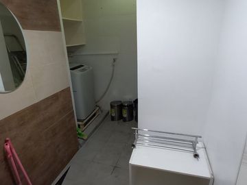 FOR SALE: Fully furnished 2BR CONDO AT ELIZABETH PLACE CONDOMINIUM Makati