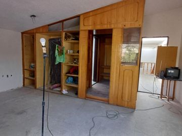 EXCELENTE OPORTUNIDAD DE INVERSIÓN  CASA EN REMODELACION. COL. ARBOLEDAS DE GUADALUPE
