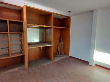EXCELENTE OPORTUNIDAD DE INVERSIÓN  CASA EN REMODELACION. COL. ARBOLEDAS DE GUADALUPE