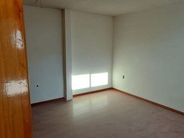 EXCELENTE OPORTUNIDAD DE INVERSIÓN  CASA EN REMODELACION. COL. ARBOLEDAS DE GUADALUPE