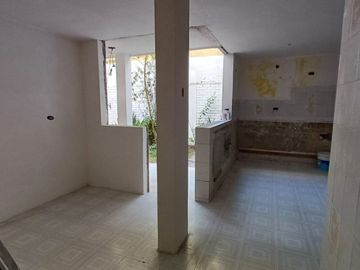 EXCELENTE OPORTUNIDAD DE INVERSIÓN  CASA EN REMODELACION. COL. ARBOLEDAS DE GUADALUPE