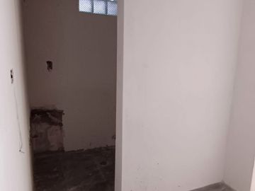 EXCELENTE OPORTUNIDAD DE INVERSIÓN  CASA EN REMODELACION. COL. ARBOLEDAS DE GUADALUPE