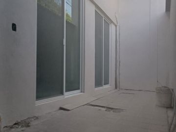 EXCELENTE OPORTUNIDAD DE INVERSIÓN  CASA EN REMODELACION. COL. ARBOLEDAS DE GUADALUPE