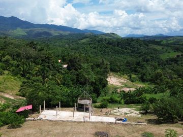 ¿Buscas 'desconectar' sin desaparecer del mapa? Este terreno cerca de Tarapoto te ofrece naturaleza, privacidad y cimientos listos para construir. 😉