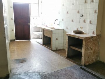 CASA A PRECIO DE TERRENO EN URB. MANGOMARCA SJL