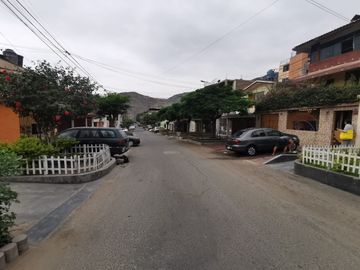 CASA A PRECIO DE TERRENO EN URB. MANGOMARCA SJL