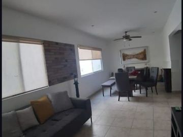 Casa en Cumbres Elite Sector Villas con Alberca